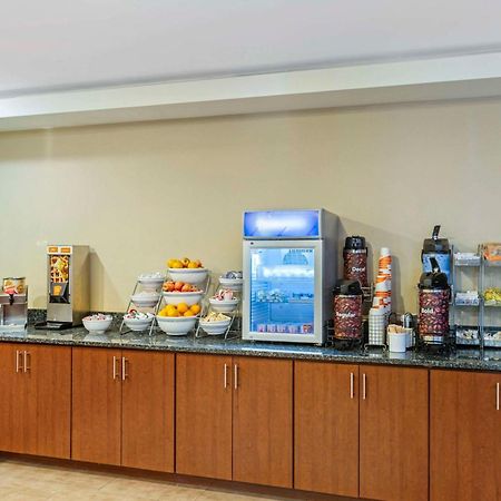 คอมฟอร์ต สวีท แอท เวอร์จิเนีย เซ็นเตอร์ คอมมอน Hotel เกลน อัลเลน ภายนอก รูปภาพ