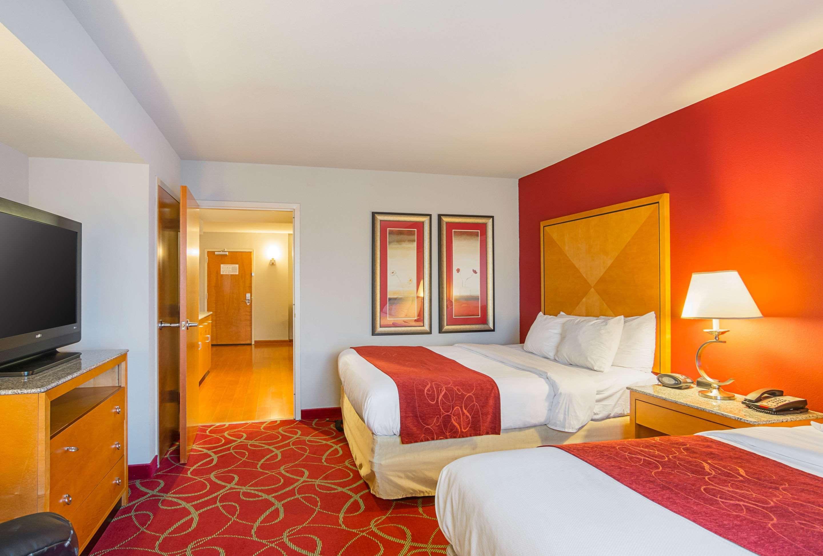 คอมฟอร์ต สวีท แอท เวอร์จิเนีย เซ็นเตอร์ คอมมอน Hotel เกลน อัลเลน ภายนอก รูปภาพ