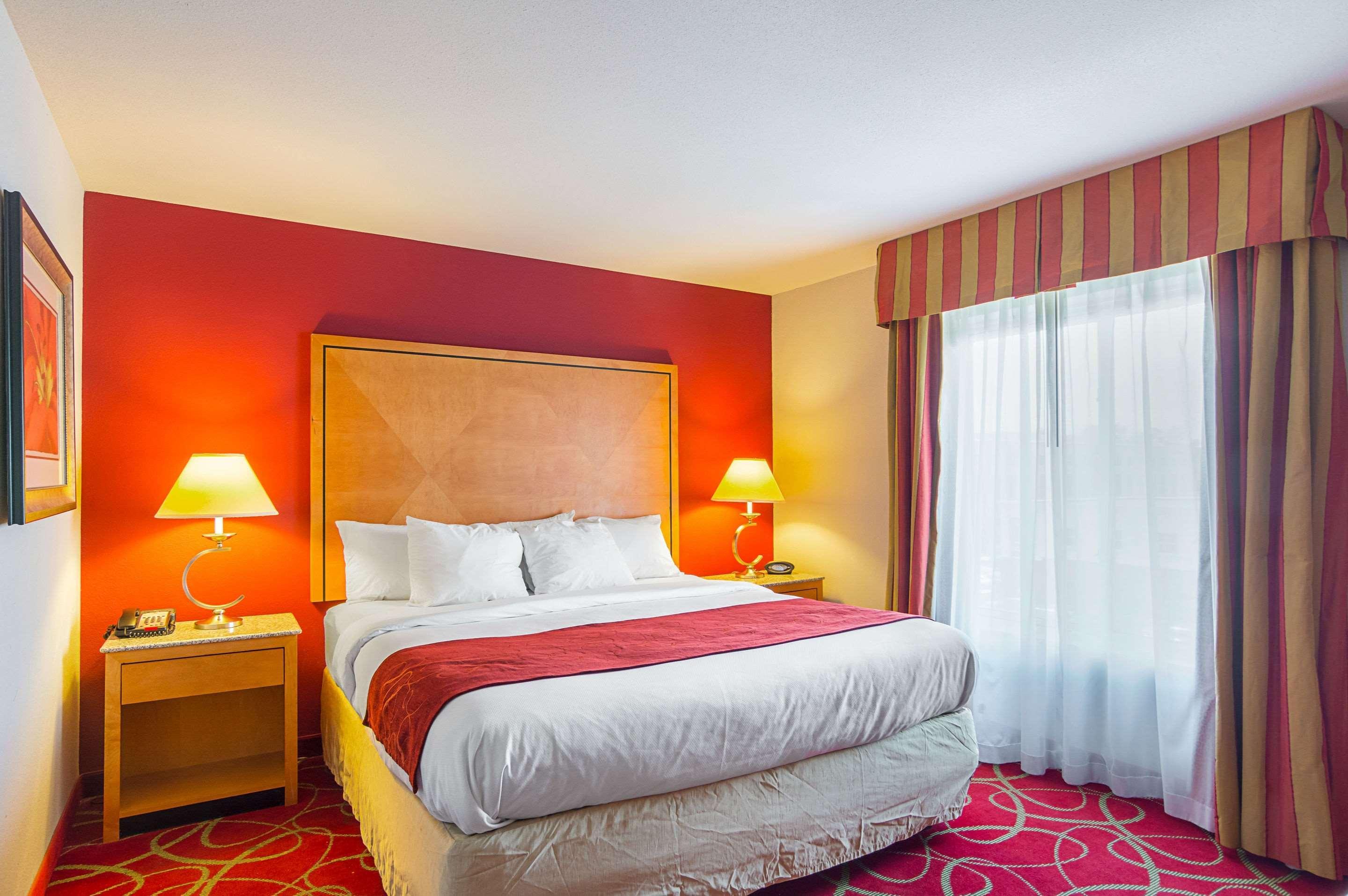 คอมฟอร์ต สวีท แอท เวอร์จิเนีย เซ็นเตอร์ คอมมอน Hotel เกลน อัลเลน ภายนอก รูปภาพ