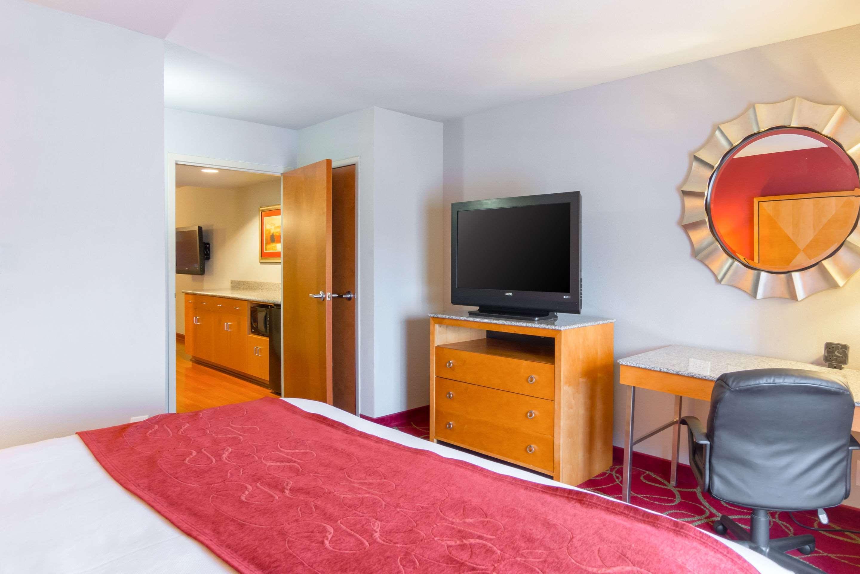 คอมฟอร์ต สวีท แอท เวอร์จิเนีย เซ็นเตอร์ คอมมอน Hotel เกลน อัลเลน ภายนอก รูปภาพ