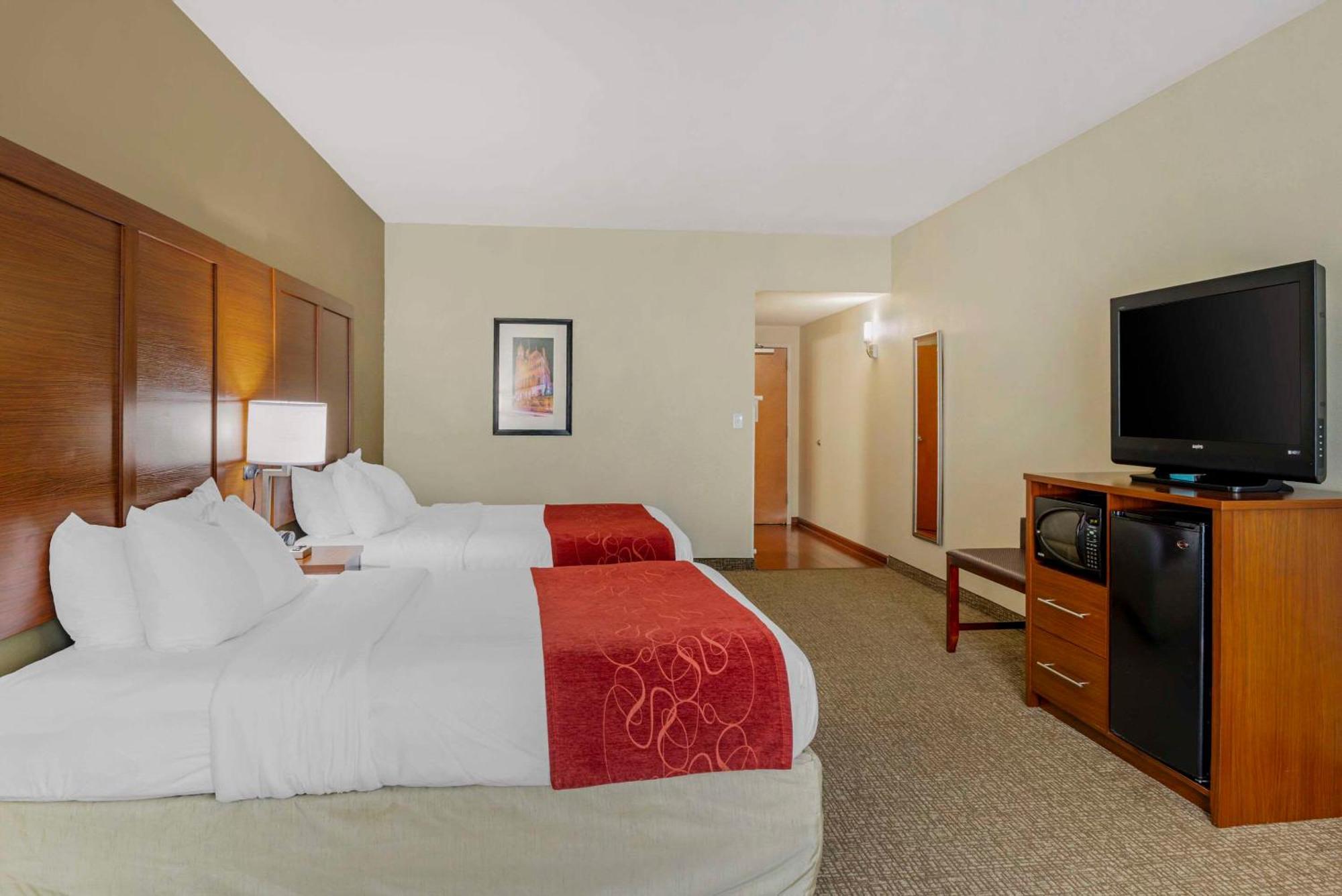 คอมฟอร์ต สวีท แอท เวอร์จิเนีย เซ็นเตอร์ คอมมอน Hotel เกลน อัลเลน ภายนอก รูปภาพ