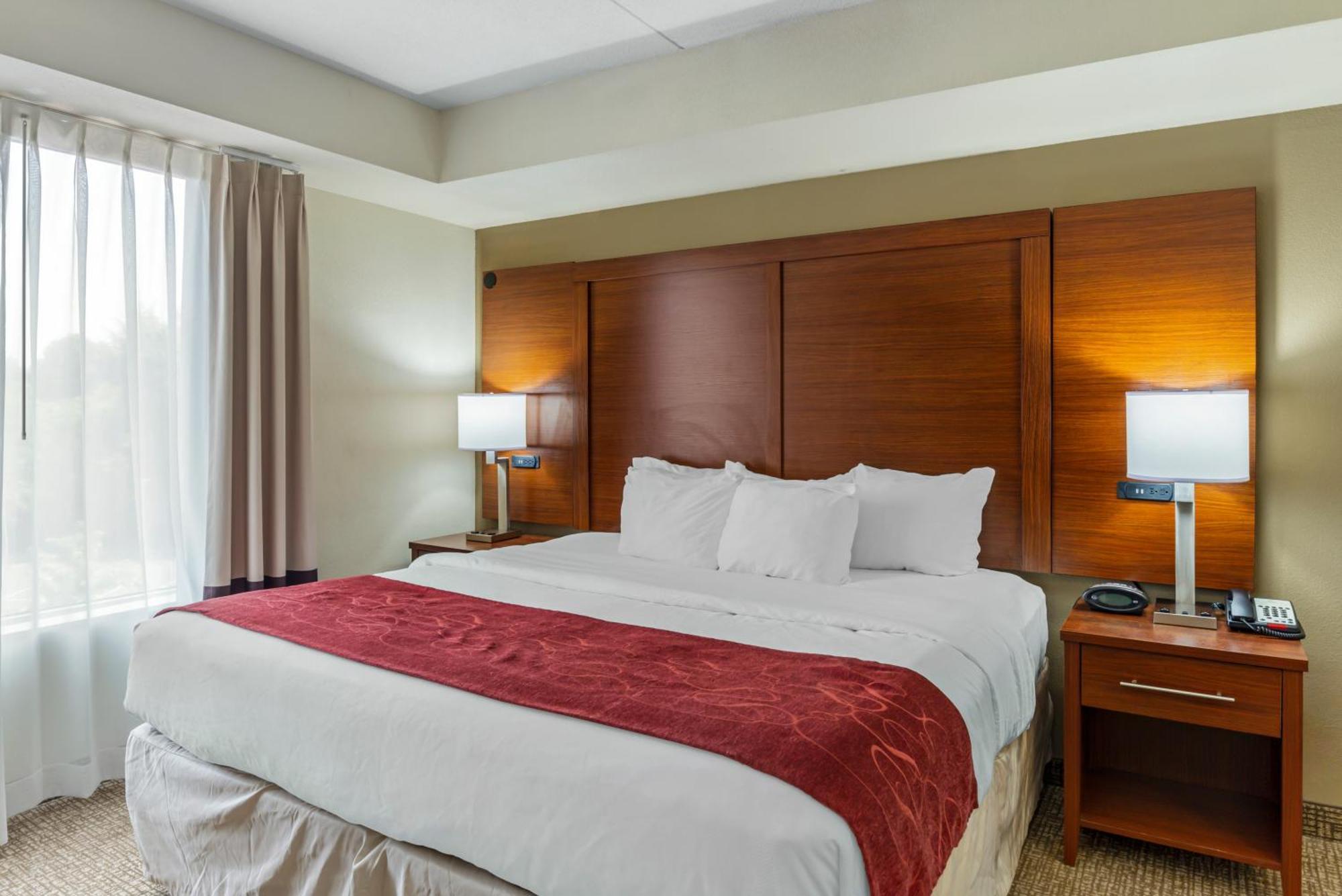 คอมฟอร์ต สวีท แอท เวอร์จิเนีย เซ็นเตอร์ คอมมอน Hotel เกลน อัลเลน ภายนอก รูปภาพ
